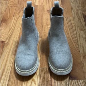 Universal Thread Tweed Chelsea Boot